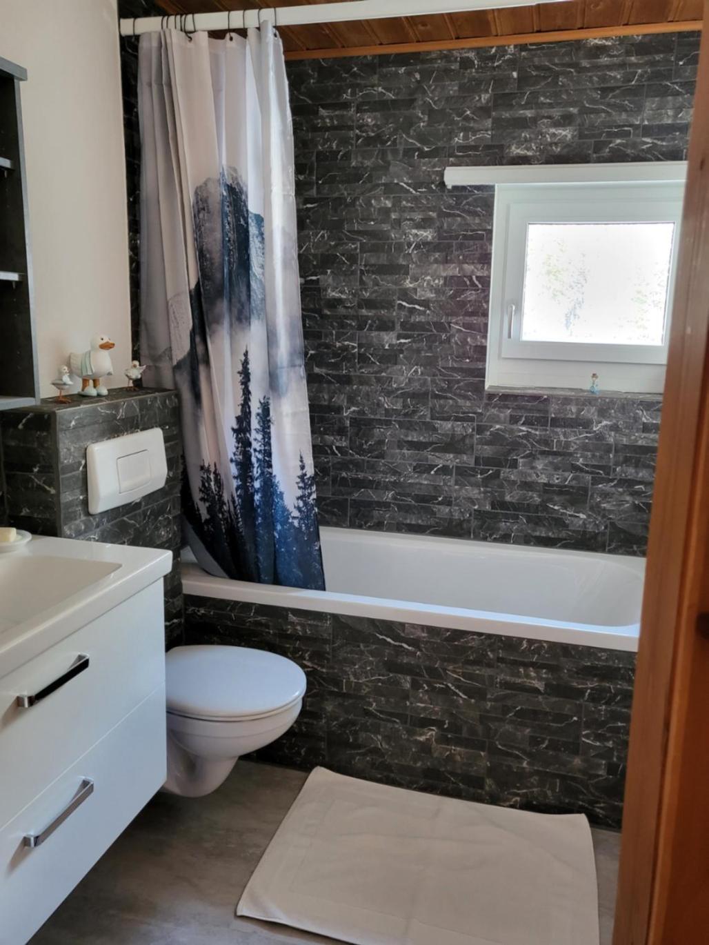 Ferienwohnung Tga Sulai E Glina Rona Exterior foto